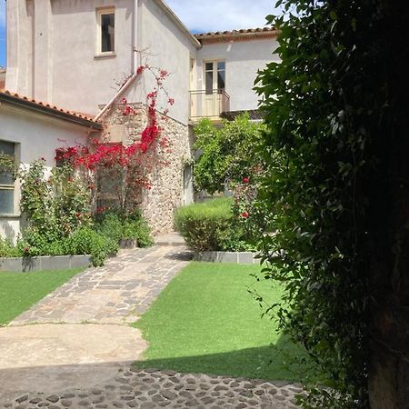 Bed and Breakfast Tra Storia E Realta Sardara Zewnętrze zdjęcie